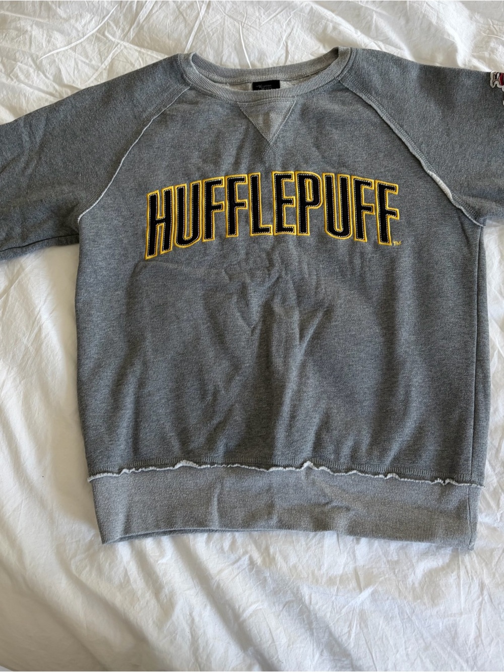 NWT Universal Orlando Resort Harry Potter Hufflepuff Adult Sweatshirt
